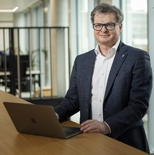 Matthias Hansen_Vorstandsvorsitzender Smart InsurTech AG_.jpg