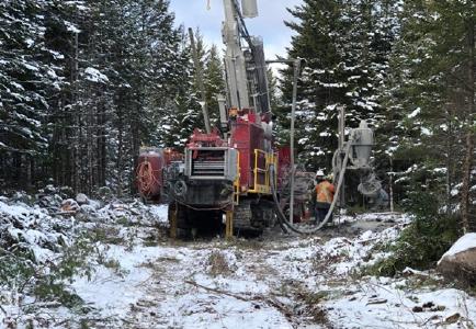 Exploration auf einem MegumaGold-Projekt; Foto: MegumaGold