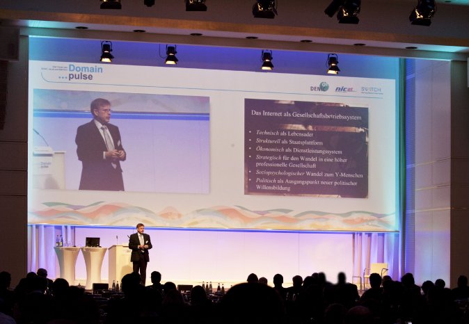 Domain_pulse_2012_Keynotespeaker_Gunter_Dueck.jpg