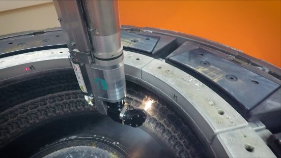 Laser-cleaning-tire-mold.jpg