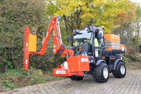 Holder C 270 mit Anbaugeräten der Premiumpartner Dücker und Fiedler (Foto: Max Holder GmbH)