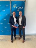 links Michael Kynast, Geschäftsführer Messe Erfurt GmbH, rechts Dr. Markus Heering, Geschäftsführer, VDMA e.V. Arbeitsgemeinschaft Additive Manufacturing