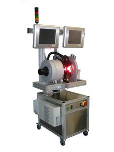 Das DualHead System ist so kompakt, dass es in der Produktionslinie nur etwa 1000 mm Einbauraum benötigt.