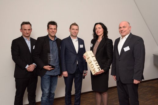 Ingram Micro_Übergabe_Samsung Award.jpg