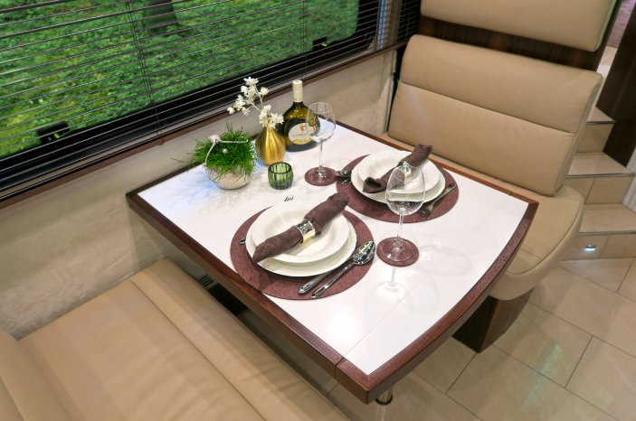 3074_172_Perf1200-Platinum_Dinette.jpg