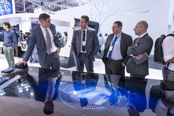 KB64 IAA_2018_Knorr_Bremse_booth_ad_picture 2.jpg