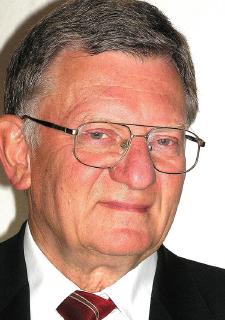 Professor Dr.-Ing. Adolf Hobbacher erhielt den "Fellow of IIW" (Quelle: A. Hobbacher)