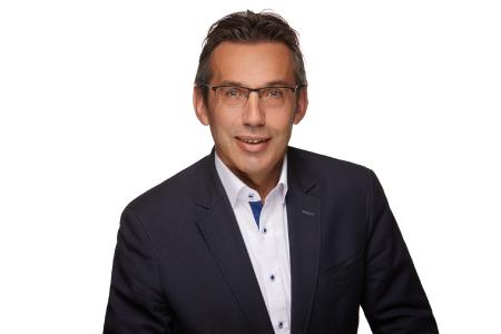 DHV-Präsident und Holzbauunternehmer Erwin Taglieber wurde in Berlin einstimmig zum neuen Präsidenten des Deutschen Holzwirtschaftsrates (DHWR) gewählt. Seine Amtszeit an der Spitze der bedeutenden Wirtschaftsorganisation beträgt drei Jahre.
© Foto: Robert Pehlke für den DHV, Ostfildern; www.d-h-v.de