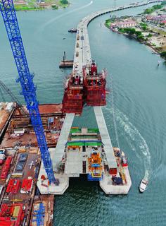 The Lekki Ikoyi Bridge has an overall length of 1,357 m and connects the two city districts of Lekki on Victoria Island and Ikoyi on Lagos Island (Photo: PERI GmbH)