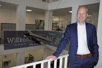 Vertraute Räumlichkeiten: Prof. Dr. Jorgen von der Brelie hat sein Büro im Zentrum für Informatik- und Medientechnologien (ZIMT) am Campus Airportstadt der HSB. Dort hat er früher den Internationalen Studiengang für Luftfahrtsystemtechnik und -management absolviert.