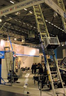 Wie bereits im Jahr 2010: Auf einem Gemeinschafts-Messestand präsentieren sich die westfälischen Dachprofis "Böcker", Magog" und "Flender-Flux" auf der kommenden Dach+Holz in Köln. Foto: Böcker Maschinenwerke, Werne
