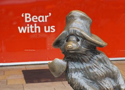 "Bear" belongs to the English words ending with -ar.