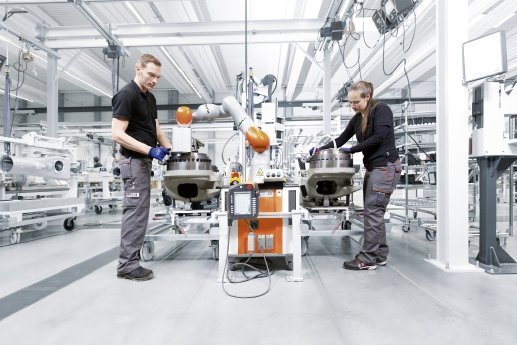 KUKA_Industrie 4.0_Cobot.jpg