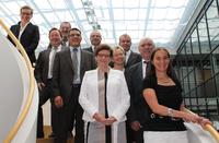 Nach zwei Jahren Arbeit ziehen die Partner des Fachkräftebündnisses Heilbronn-Franken eine erste Bilanz: Alexandra Waltritsch (IHK Heilbronn-Franken), Peter Schweiker (IHK Heilbronn-Franken), Jürgen Czupalla (Agentur für Arbeit Heilbronn), Dirk Abel (Ministerium für Finanzen und Wirtschaft Baden-Württemberg), Dr. Andreas Schumm (Wirtschaftsregion Heilbronn-Franken GmbH), Thekla Schlör (Agentur für Arbeit Schwäbisch Hall-Tauberbischofsheim), Silke Ortwein (DGB Region Nordwürttemberg), Johannes Richter (Handwerks-kammer Heilbronn-Franken), Rolf Blaettner (Ar-beitgeberverband Heilbronn-Franken e. V.), Elke Schweig (IHK Heilbronn-Franken)
