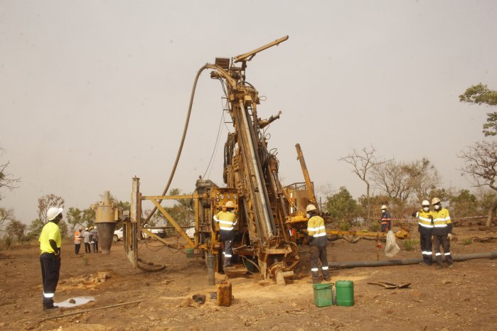 Desert Gold Ventures - Bohrgerät Mali Gold Exploration.JPG