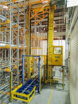 acme_intralog_logimat_press_release_2025_stacker_crane_1.jpg