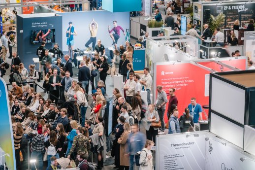 ZPN25 Blick in Halle.jpg