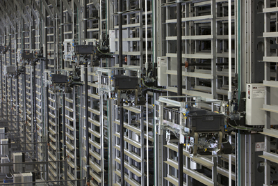 The Fastenal DC is equipped with 12 TGW Mustang AS/RS machines with double deep Combi-Telescops load handling devices