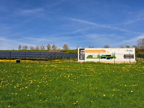 Bild2_EnBW_Solarparks_werden_standardmäßig_mit_Speicher_geplant.jpg