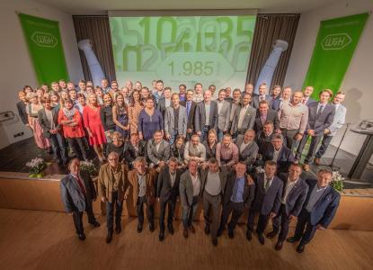 80 Jubilare wurden am 12. November für ihre langjährige Verbundenheit zum Unternehmen geehrt © W&H