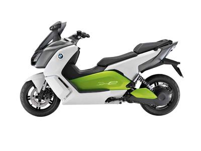 BMW’s Elektroscooter für Pendler: flüsterleise und sauber