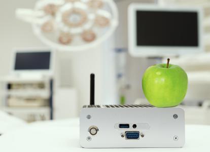e-medic™ XS-M: Ein besonders robustes Medical-PC-System mit geringen Abmessungen