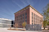 Bergon Kunstkraftwerk in München: Auf einer Fläche von rund 20.000 Quadratmetern ist im ehemaligen Aubinger Heizkraftwerk ein einzigartiger Ort für Kunst, Konzerte und Kulinarik entstanden