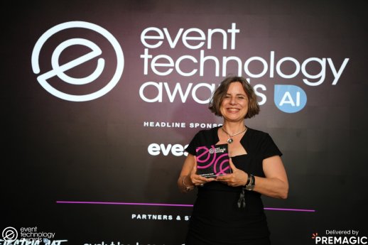 Dr.Anja-Schmidt-Ott-Strategy-and-Consulting-VOK DAMS-Award.jpg
