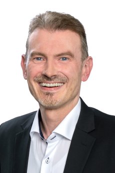 Derungs-Marcel-Portrait_Foto.jpg
