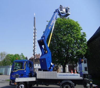 1. Mai Baum aufstellen.JPG