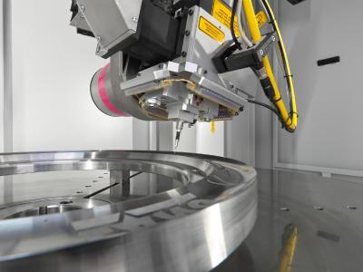 BMWi-Förderung für Laser¬graviermaschine mit einzigartigem Laser- und Scankopf