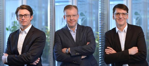 Neue Führungsstruktur bei VBM (v. li.): Matthias Bauer, Florian Fischer und Günter Schürger bilden künftig gemeinsam die Geschäftsführung des Unternehmens / Foto: Vogel Business Media/J. Untch