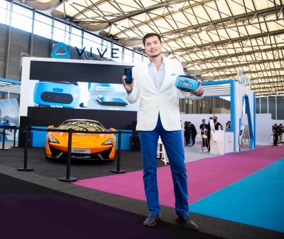 1. Alvin Wang Graylin, China President, HTC, Showcases HTC U12+ and the Vive Focus at the D.jpg