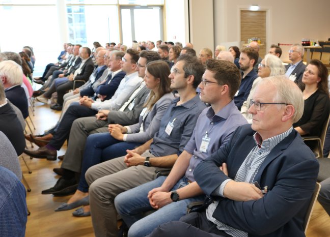 1541– 1 Teilnehmer Infotage.jpg