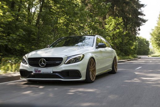 low_KW_V3_Mercedes-Benz_C63AMG_Fahraufnahme03.jpg