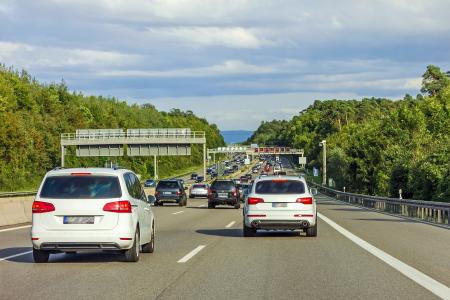 Verkehr auf der Autobahn (Foto: aldorado/Shutterstock)