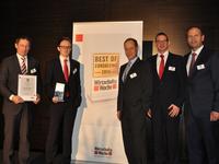 V.l.n.r.: Günter Baumann, Vorstand, Wassermann AG; Rainer Fessler, Gruppenleiter Auftragszentrum, SEW-EURODRIVE GmbH & Co. KG; Andreas Schulz, Projektleiter, Wassermann AG; Claus-Peter Sieber, Werkleitung Großgetriebewerk, SEW-EURODRIVE GmbH & Co. KG; Martin Hofer, Vorstand, Wassermann AG (Bild: Wassermann AG)