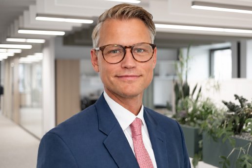Westwood Büro Hintergrund.jpg
