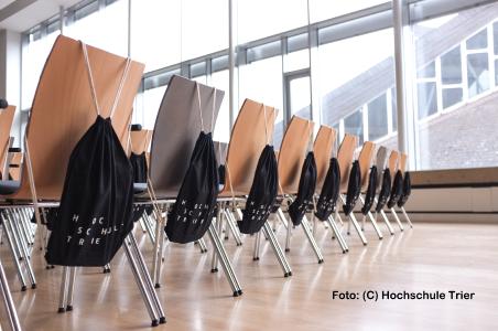 Informatik-Fernstudium für Quereinsteiger - Jetzt per Webmeeting informieren