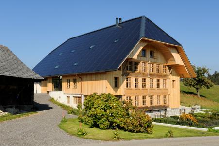 3S Solar Plus AG ist wieder eigenständig – Das Original Schweizer Solardach MegaSlate wird weiter in Thun produziert