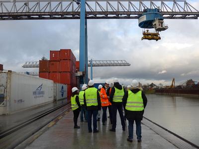 Karrieresprung In Die Logistik Zfh Zentrum Fur Fernstudien Im Hochschulverbund Pressemitteilung Pressebox