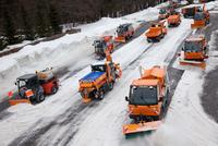 Hako-Maschinen und Multicar-Geräteträger im Einsatz gegen Schnee und Eis.