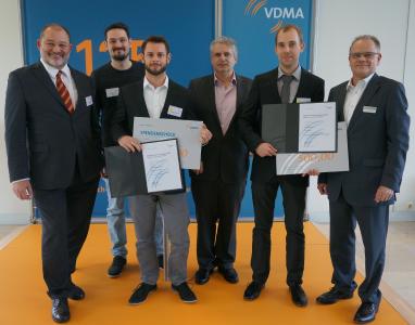 (v.l.n.r.) Karl Friedrich Schmidt, Vorstandsvorsitzender Software und Digitalisierung; Frederic Friess, Centigrade; Dominic Gottwalles, Centigrade; Axel Dürrbaum, Universität Kassel; Lars Kistner; Prof. Claus Oetter, stellv. Geschäftsführer Software und Digitalisierung