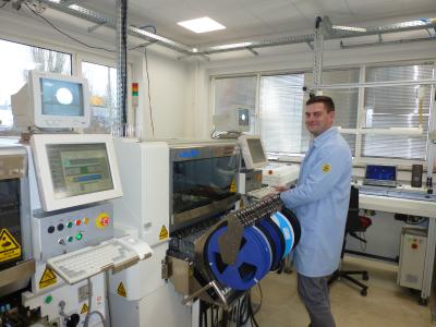 Nordisch im Herzen, leidenschaftlich der Elektronik zugetan: Mario von der Weth will als Leiter die Produktion bei der Lübecker DATASCHALT hocheffizient und flexibel in der Auftragsverarbeitung gestalten