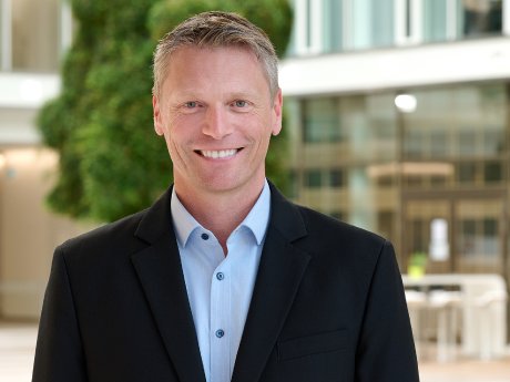 TS-PR-25101-PS-Wolfgang Huebl_CEO TUEV SUED Product Service GmbH.jpg