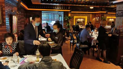 Gut besucht: Die Stammgäste kommen nach dem Lockdown gerne wieder zum Abendessen ins St. Louis
