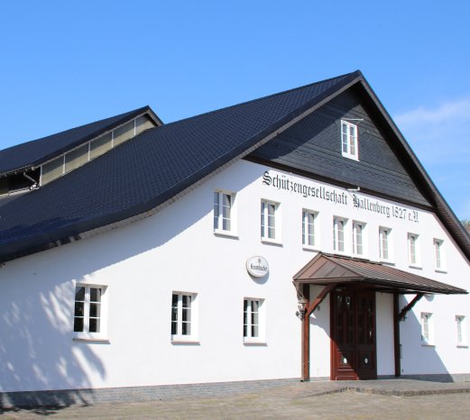 Vereinsheime bilden oft den Mittelpunkt des gesellschaftlichen Lebens einer Ortschaft.JPG