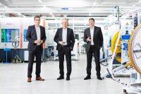 v. l. n. R.: Dr. Timo Berger, Vertriebsvorstand, André Sombecki, Finanzvorstand, Volker Bibelhausen, Vorstandssprecher und Technologievorstand