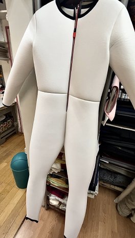 PM 07_26 Bild 2 Skisprunganzug einzeln.jpeg