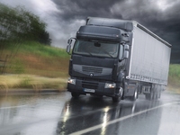 Das Fahrunterstützungssystem von Renault Trucks hilft Fahrern, besser auf Gefahren zu reagieren